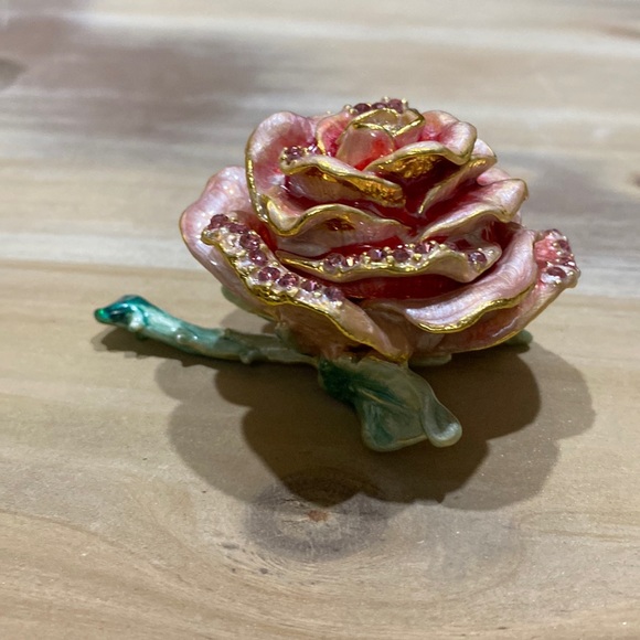 Rose trinket box - Picture 1 of 5